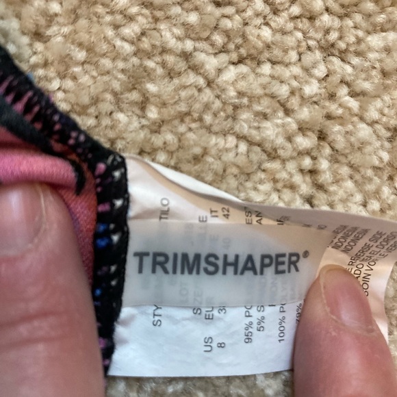 Beautiful tropical print tankini. Flattering front, Excellent condition, size 8 - Picture 5 of 8